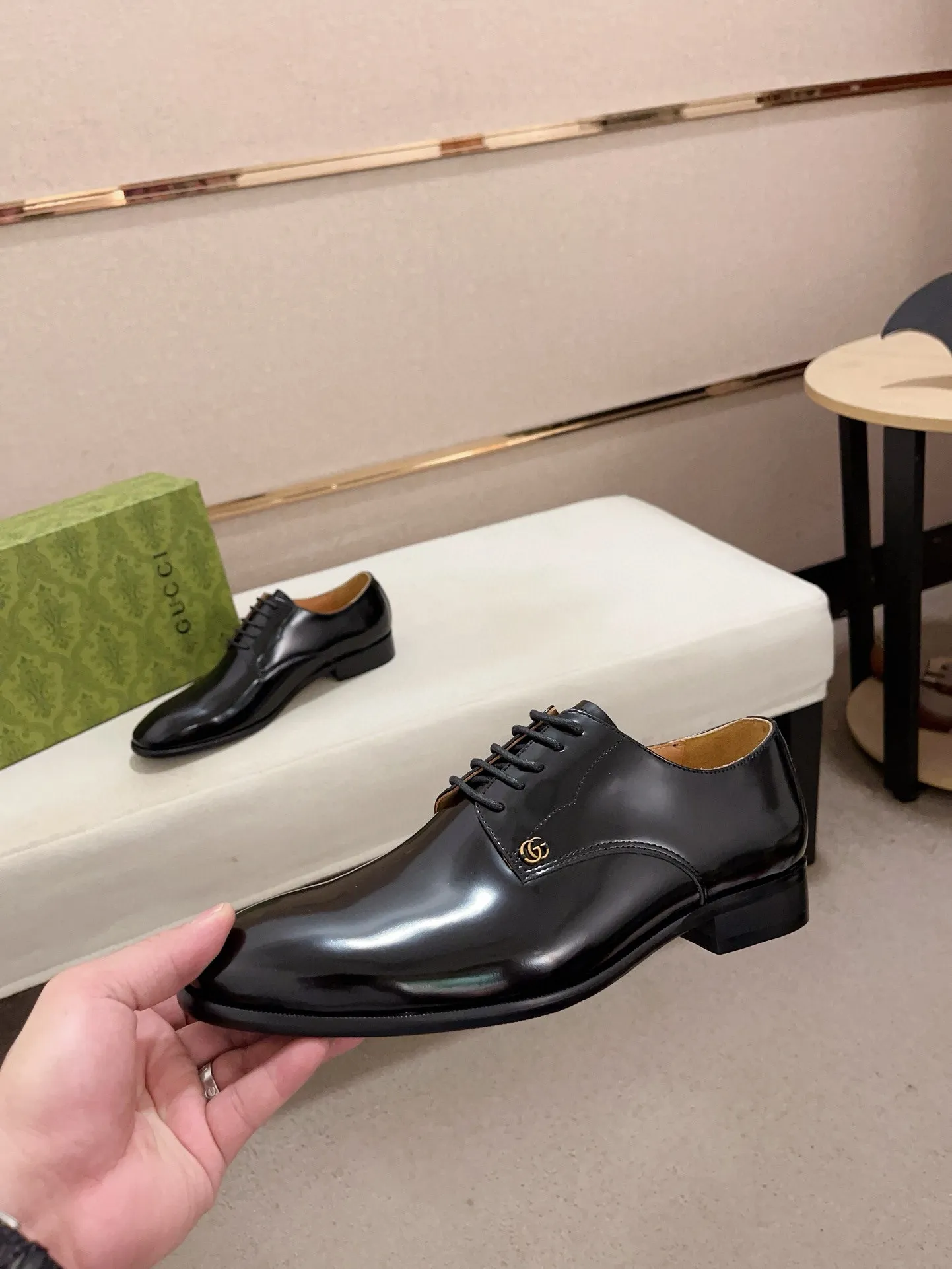 Men's shoes 💰: 520💰 (GUCCI) new series ss hot new products 💢 💠 Casual leather shoes 👞, first layer of cowhide, upper hardware buckles and logo on the sides of the shoe, brand logo on the insole and sole 💠 💎Upper: 100% cowhide 💎Inner: cowhide/100% 💎Feet: cowhide/100% 💎Sole: rubber/100% 💎SIZE: 38 39 40 41 42 43 44 Can be customized 45